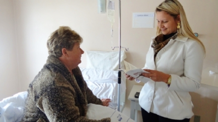 A paciente Clarice Grade recebeu a visita de Vonia no Ana Nery.