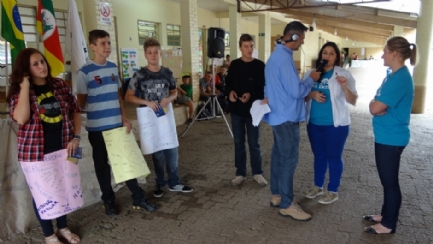 Profissionais do Ana Nery participaram do Programa Rdio Sade, da Rdio Gazeta AM.